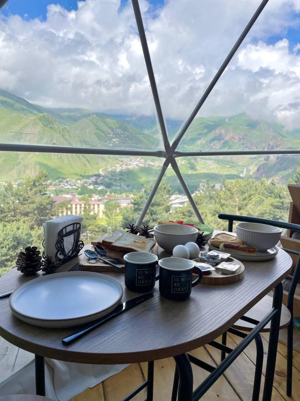 Elia Glamping Hotel Kazbegi Eksteriør billede