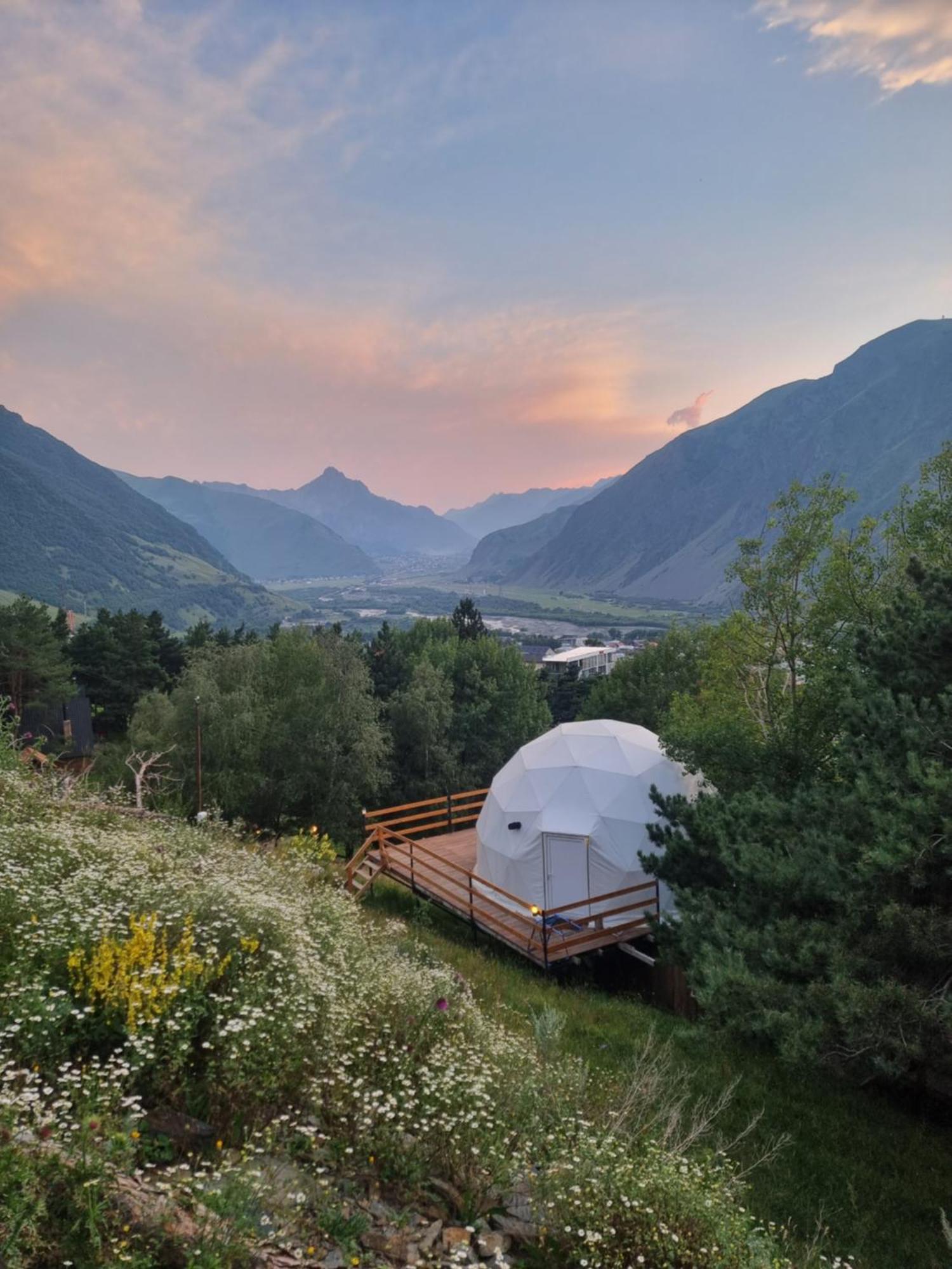 Elia Glamping Hotel Kazbegi Eksteriør billede